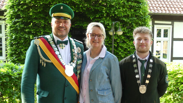Erfolgreiches Vogelschießen: Neues Königspaar Bernd Troja &amp; Birgit Niggemeier