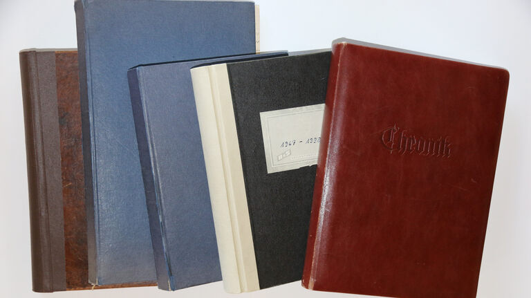 Protokollbuch und Ortschroniken nun digital